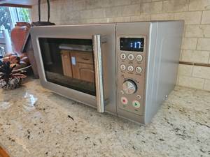lot 103 image: Breville Kitchen Microwaves