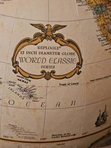 lot 113 image: 12 World Classic Series Globe