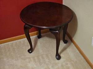 lot 101 image: Queen Anne Styled Side Table