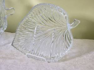 lot 40 image: Fine Crystal Leaf Platter Pair