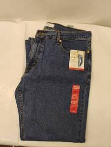 lot 39 image: NEW LEVI STRAUSS SIGNATURE RELAXED JEAN SIZE 38 X 30