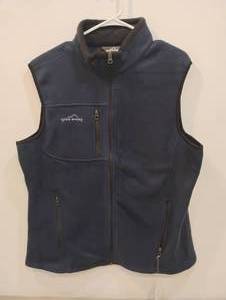 lot 68 image: NEW EDDIE BAUER FULL-ZIP FLEECE VEST SIZE LARGE