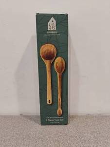 lot 78 image: NEW BLOOMHOUSE ITALIAN OLIVE WOOD 2 PIECE TOOL SET
