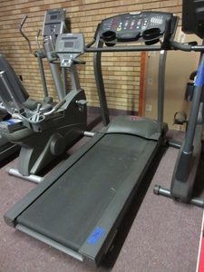 lot 915 image: LIFE FITNESS TREADMILL