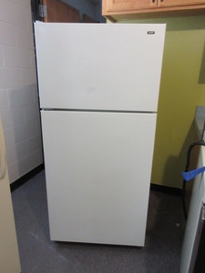 lot 972 image: HOTPOINT  REFRIGERATOR FREEZER