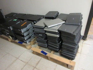 lot 939 image: PALLET OF CHROMEBOOKS