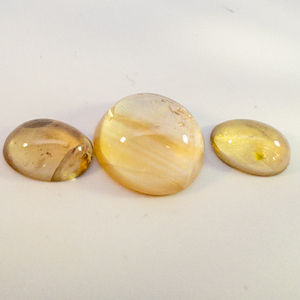 lot 52 image: Group of 3 CITRINE - 7.23ct. Cabochon cut