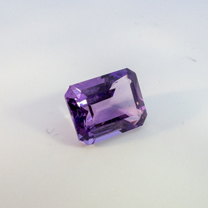 lot 65 image: AMETHYST - 3.31ct. Emerald cut