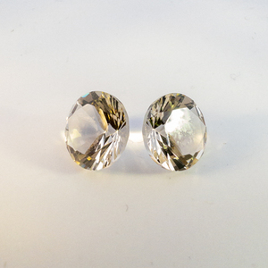 lot 74 image: Pair of LABRODORITE - 3.54ct. Round brilliant cut