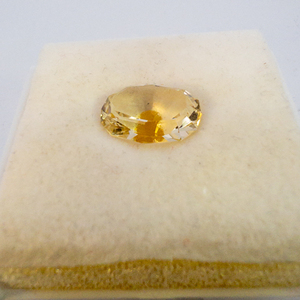 lot 75 image: LABRODORITE - 5.79ct. Oval cut