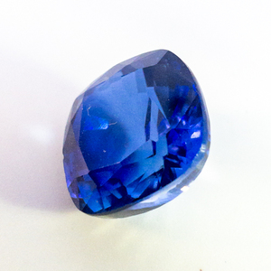 lot 95 image: Large LAB GROWN BLUE SAPPHIRE - 10ct. Square cushion cut