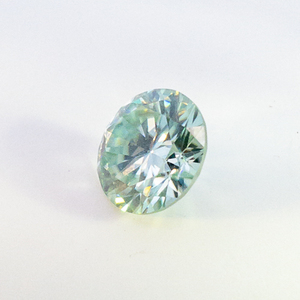 lot 97 image: TEAL MOISSANITE - 8.5mm Round brilliant cut