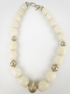 lot 49 image: MILOR Cream Quartzite Sterling Silver Bead Necklace.