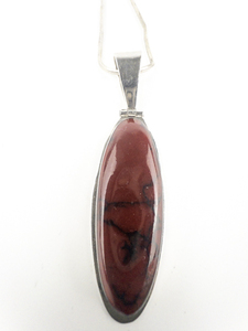 lot 126 image: ATI (MEXICO) Oval Cut Red Jasper Sterling Silver Pendant Necklace & French Wire Earrings.