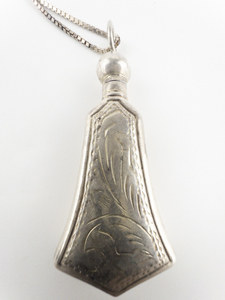 lot 128 image: Chapal-Zenray Vintage Art Nouveau Perfume Flask Sterling Silver Flask Pendant Necklace.