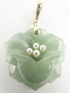 lot 139 image: GORGEOUS Gemstar International Aventurine Hibiscus Flower With Pearls 14K Enhancer.