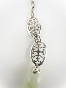lot 140 image: Aventurine Silver Tone Bead Necklace.