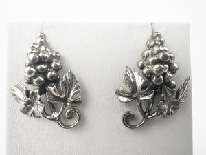 lot 158 image: Danecraft Bunches Of Grapes Sterling Silver Screw-Back Non-Pierced Earrings.