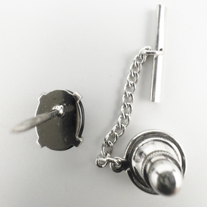 lot 188 image: Obsidian White Base Metal Lapel Pin, Set With Obsidian.