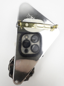 lot 190 image: Abstract Design Synthetic Materials And Glass () Brooch .