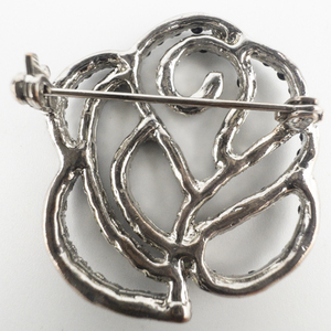 lot 193 image: Black Jewel Rose white Base Metal Brooch .