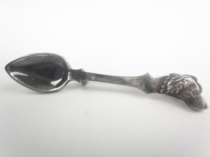lot 221 image: Spoon With A Dog Head On Handle Bar Brooch.