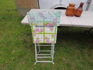 lot 1 image: Set of 4 Floral Metal Folding Chairs