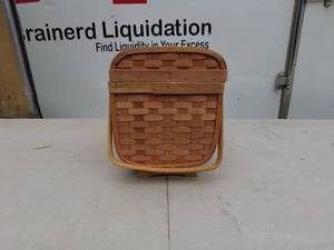 lot 26 image: Vintage Woven Wooden Picnic Basket with Leather Straps