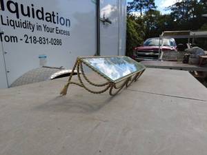 lot 52 image: Vintage Rope and Glass Display Stand