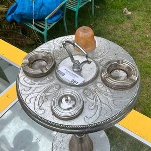 lot 351 image: Vintage Electric Smoking Stand