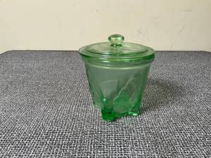 lot 366 image: Vintage Green Uranium Glass Jar with Lid