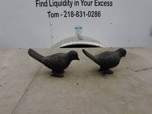 lot 134 image: Pair of Vintage Cast Iron Bird Figurines