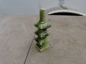 lot 146 image: Ceramic Pagoda Figurine and Set of 4 Blue Fish Design Dishes