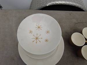 lot 158 image: Vintage Dinnerware Set with Snowflake Design