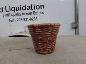 lot 173 image: Decorative Wicker Basket