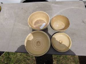 lot 181 image: Vintage Stoneware Pottery Mixing Bowls and Covered Dishes Set