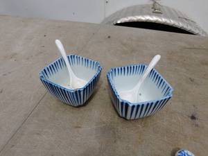lot 184 image: Assorted Blue and White Ceramic Tableware Set