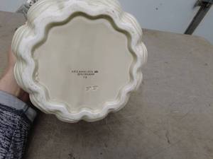 lot 194 image: Fitz and Floyd Seashell Themed Vase