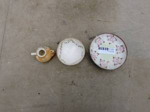 lot 207 image: Lot of Vintage Porcelain Teapot and Bowls with Floral Design