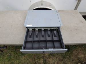 lot 229 image: Metal Cash Register Drawer