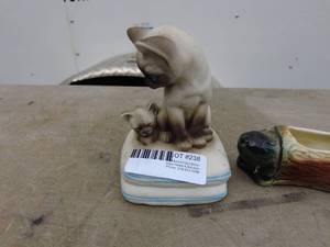 lot 238 image: Vintage Ceramic Animal Figurines Lot - Cat, Beaver and Deer