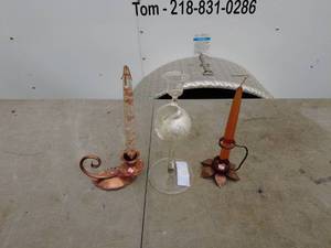 lot 213 image: Set of 3 Decorative Candle Holders