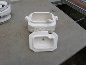 lot 247 image: Lot of Two Vintage Ceramic Tureens