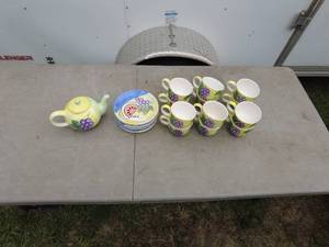 lot 253 image: Grape Themed Ceramic Tea Set with Mugs and Saucers
