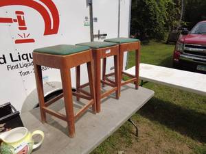 lot 308 image: Set of 3 Vintage Wooden Bar Stools with Green Cushion Seats