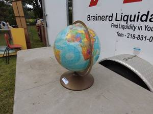 lot 311 image: Vintage Replogle World Globe on Metal Stand