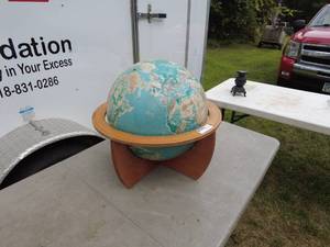 lot 312 image: Vintage Replogle World Globe with Wooden Stand
