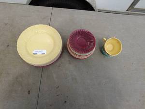 lot 331 image: Colorful Ceramic Dinnerware Set - 28 Pieces