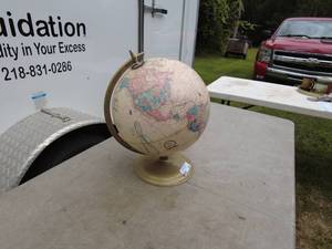 lot 333 image: Vintage Globe with Stand