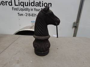 lot 345 image: Vintage Cast Iron Horse Head Hitching Post